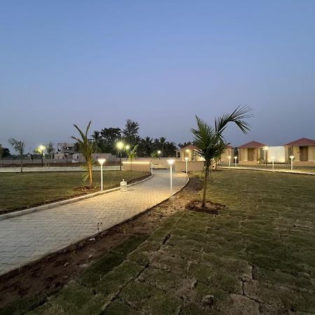 Shree Jalaram Resort Kodae Bagian luar foto