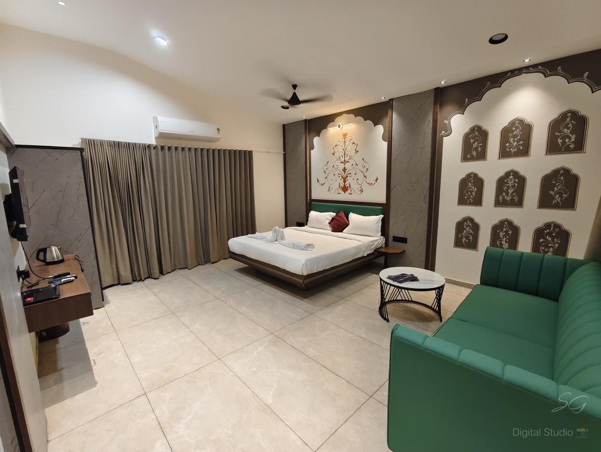 Shree Jalaram Resort Kodae Bagian luar foto
