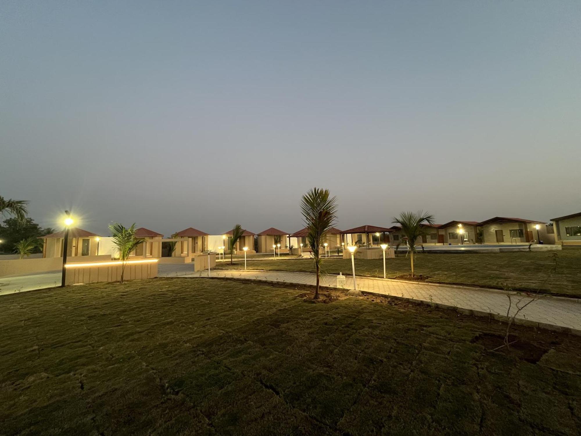 Shree Jalaram Resort Kodae Bagian luar foto