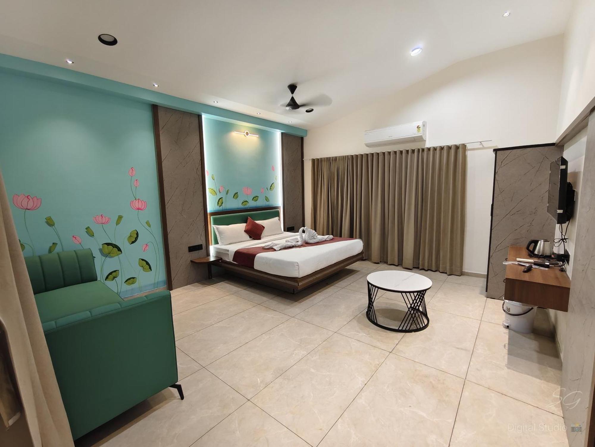 Shree Jalaram Resort Kodae Bagian luar foto