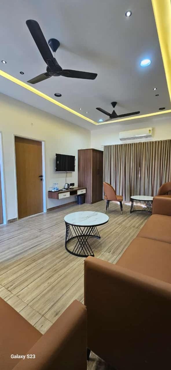 Shree Jalaram Resort Kodae Bagian luar foto