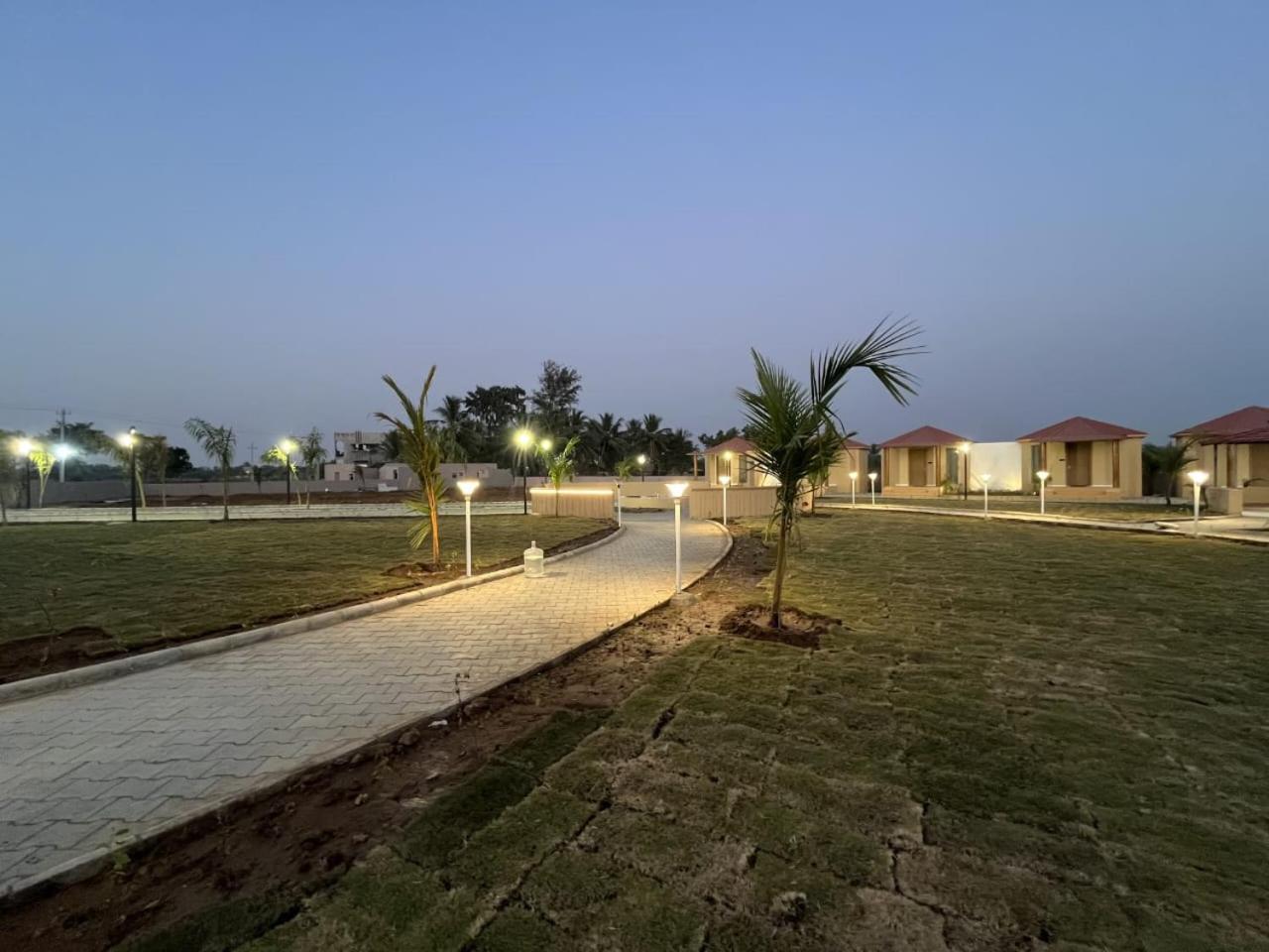 Shree Jalaram Resort Kodae Bagian luar foto